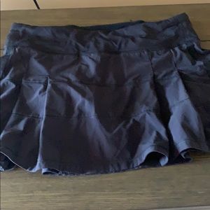 Lulu lemon skirt black EUC size 8